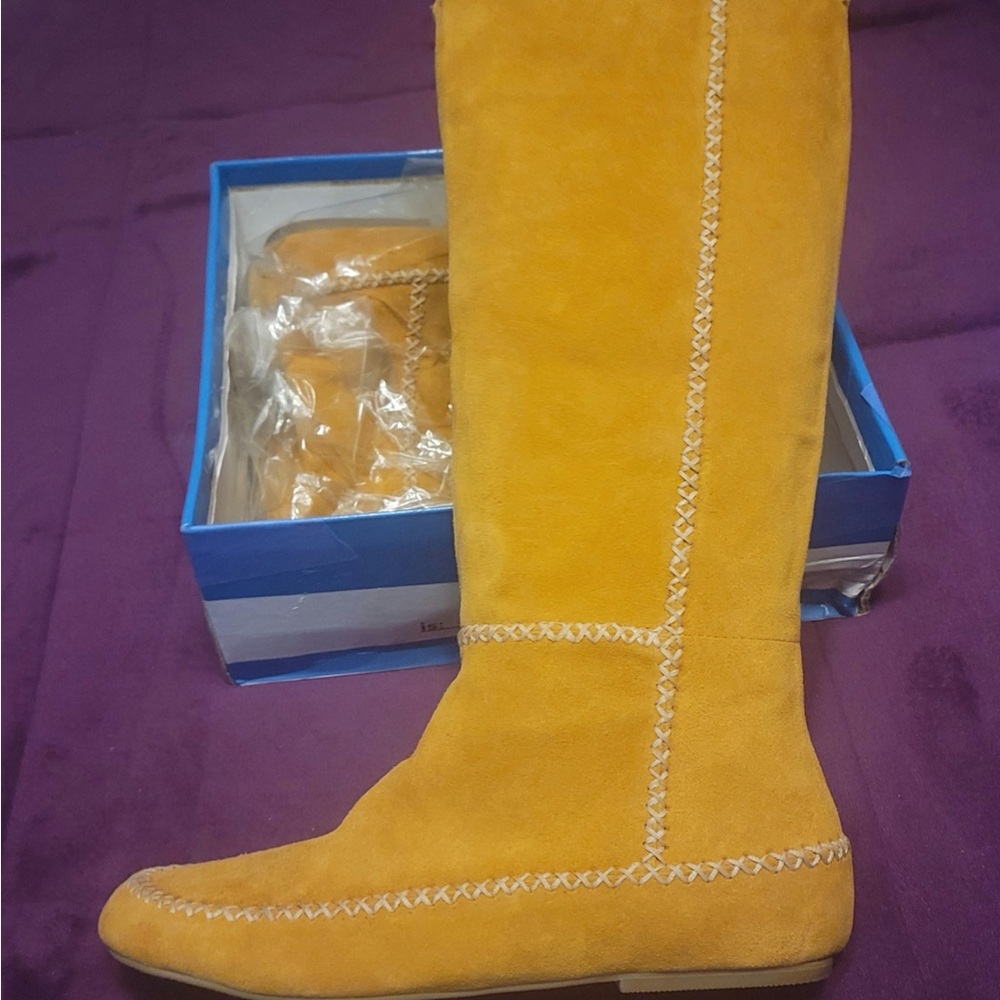 NEW In Box
Womens sz. 10M 
Mustard Suede 
Jeffrey Campbell KATE Boot